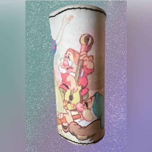 Disney Snow White & Dwarfs Cosmetic Case and Detachable Matching Lipstick Case - Picture 9 of 11